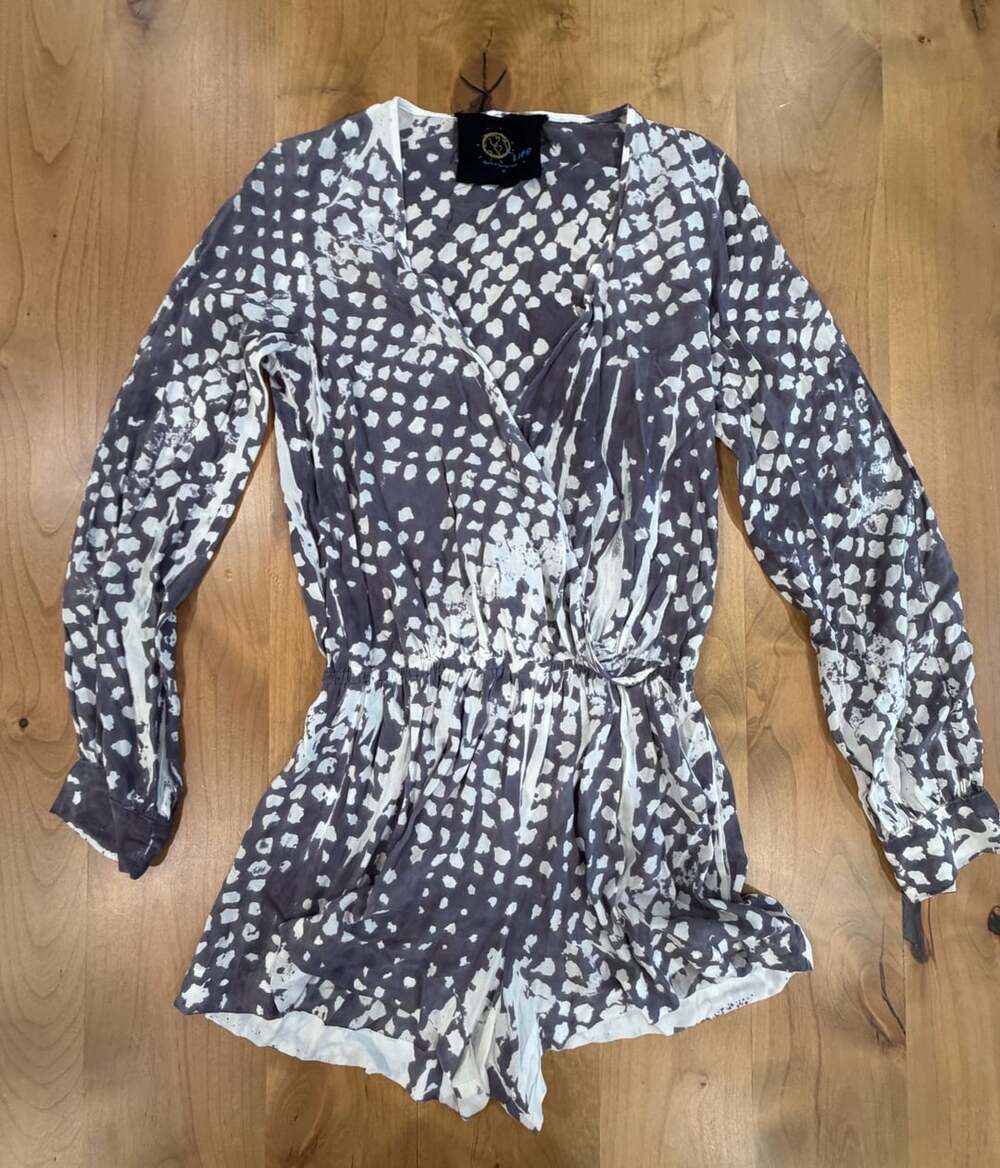 Blue Life Long Sleeve Surplice Romper Grey White Print Size M